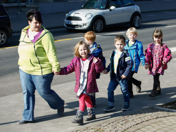 Kinder Im Straßenverkehr Kind Und Verkehr Vms Verkehrswacht Medien And Service Gmbh 